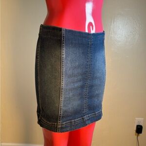 Jolt Women’s Denim Mini Skirt Back Zip Blue Size 5/27